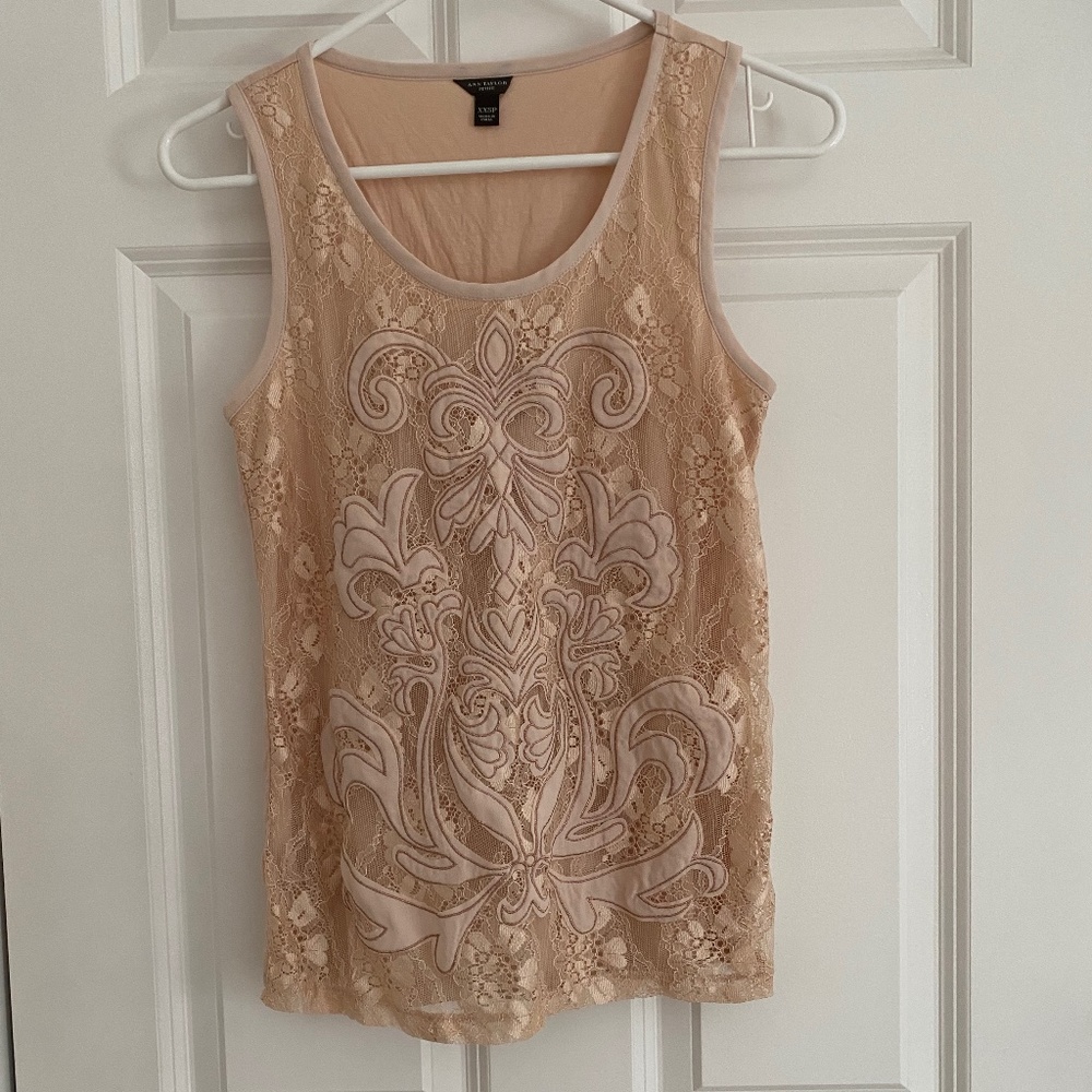 Ann Taylor lace embroidered tank